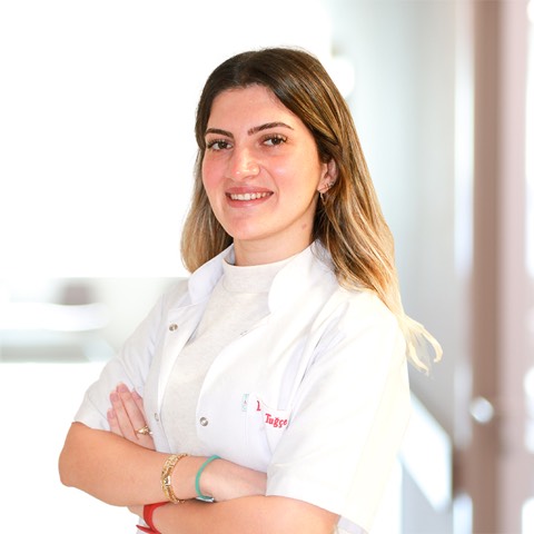 Dkt. Tuğçe Nur Aydın